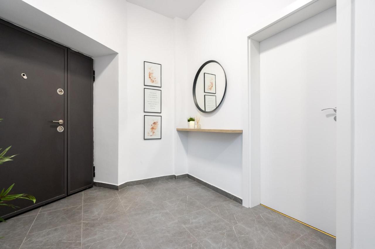 Four Bedroom Apartment, Old Town Bukarest Exteriör bild