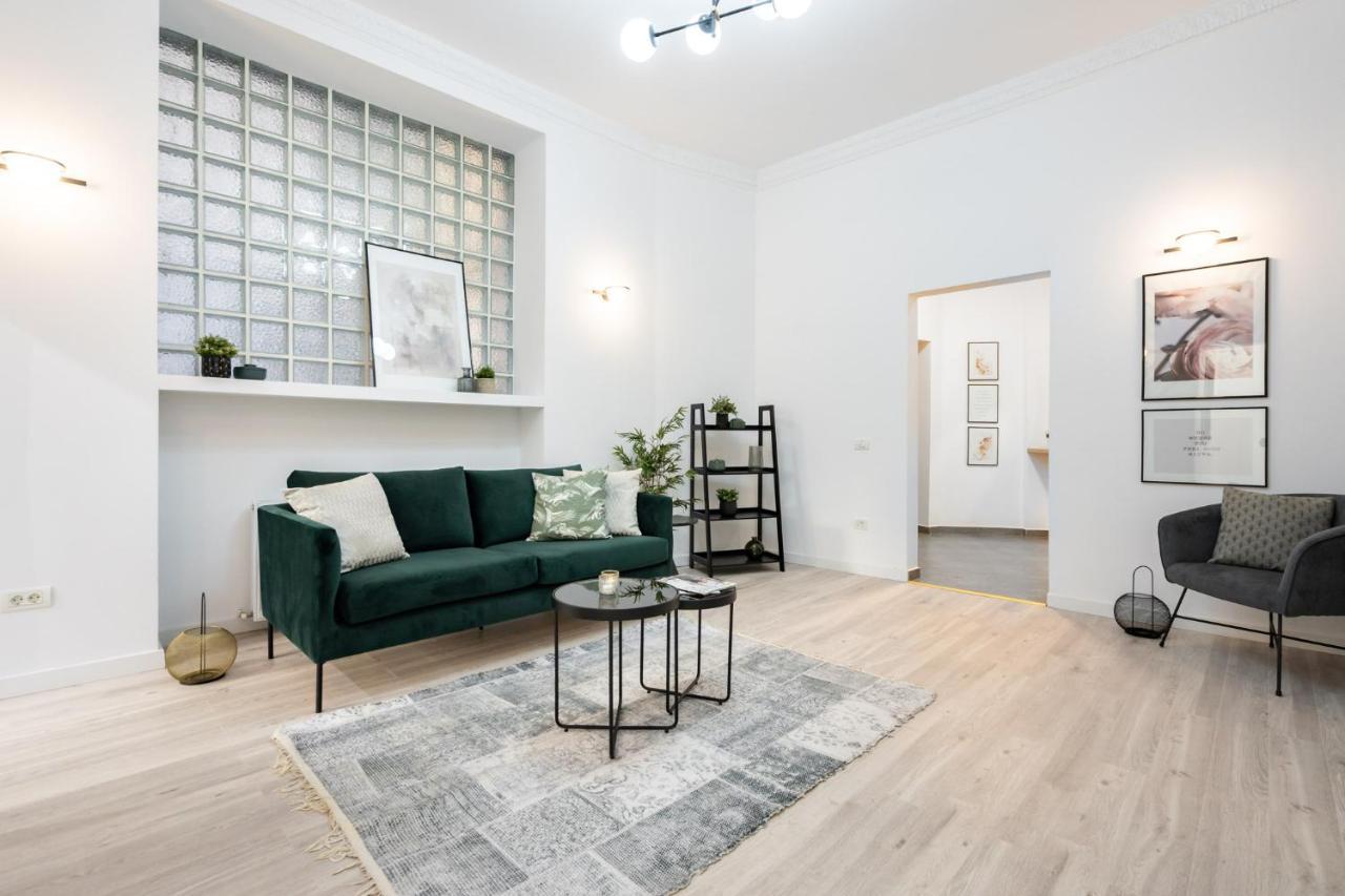 Four Bedroom Apartment, Old Town Bukarest Exteriör bild