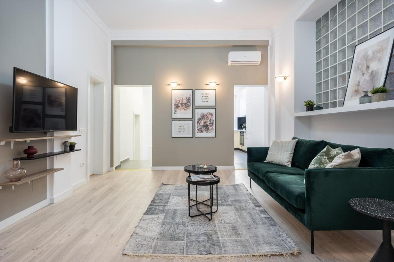 Four Bedroom Apartment, Old Town Bukarest Exteriör bild