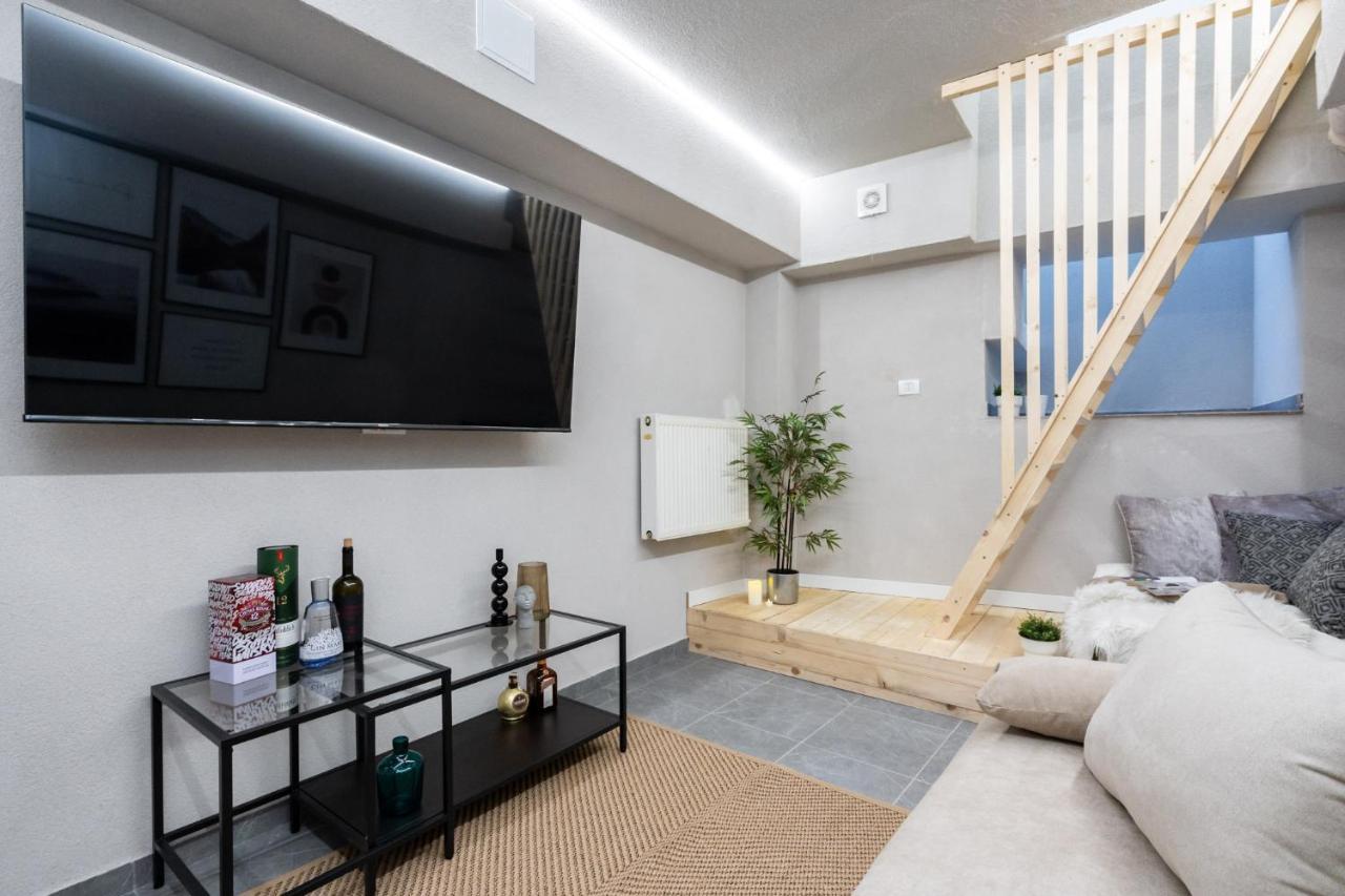 Four Bedroom Apartment, Old Town Bukarest Exteriör bild