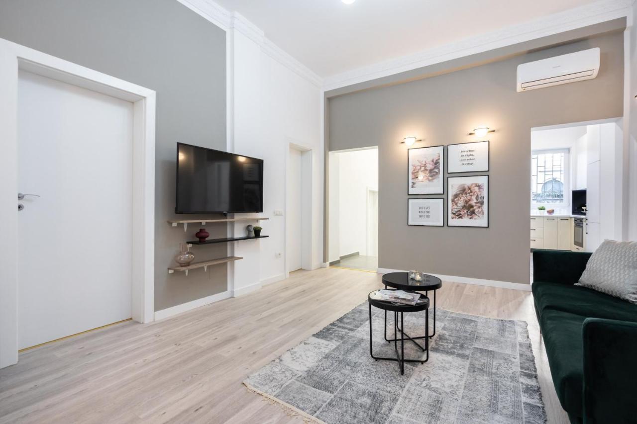Four Bedroom Apartment, Old Town Bukarest Exteriör bild